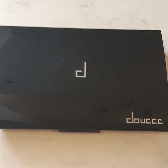 Eye Makeup - Picture 2 of 3